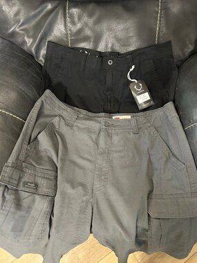 Men’s Cargo Shorts Bundle 38 – Wrangler + Luke & Dutch Black/Gray Utility Shorts